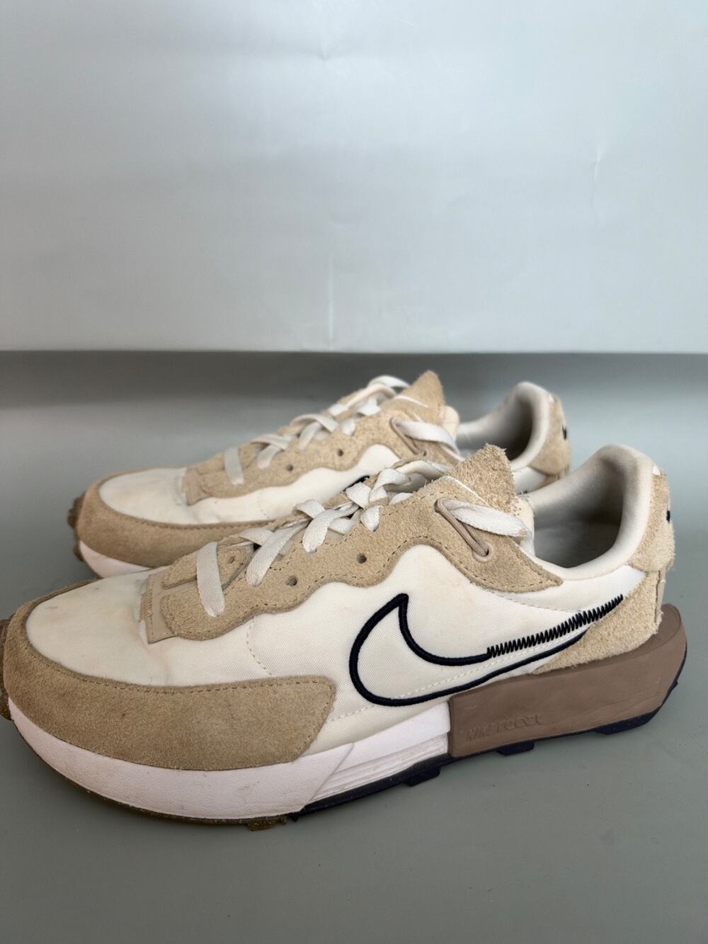 Nike Womens Fontanka Waffle DC3579-102 White Running Shoes Sneakers Size 9